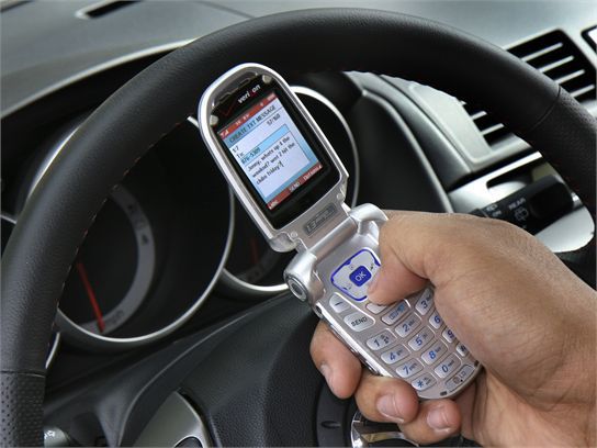 texting, driving, injury lawyer, car, accident, accidents